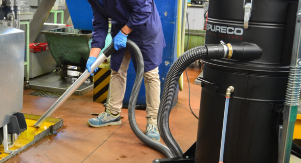 245S1517 Industriesauger M100 OIL